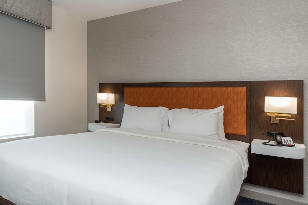 Hampton Inn & Suites Houston Sugar Land - photo 17