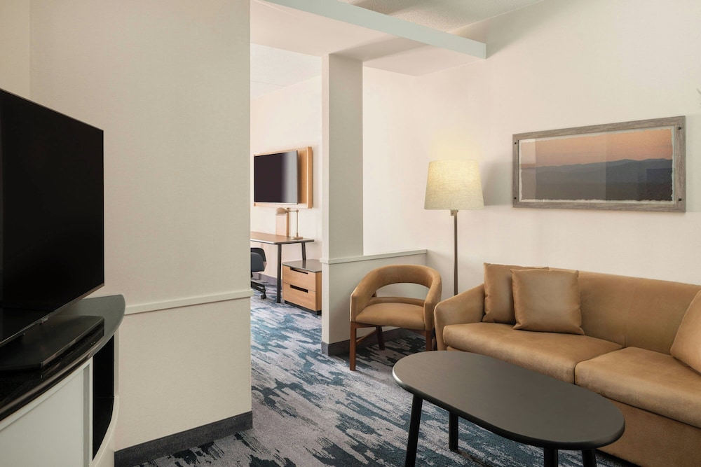 Fairfield Inn & Suites by Marriott Buffalo Airport - photo 15