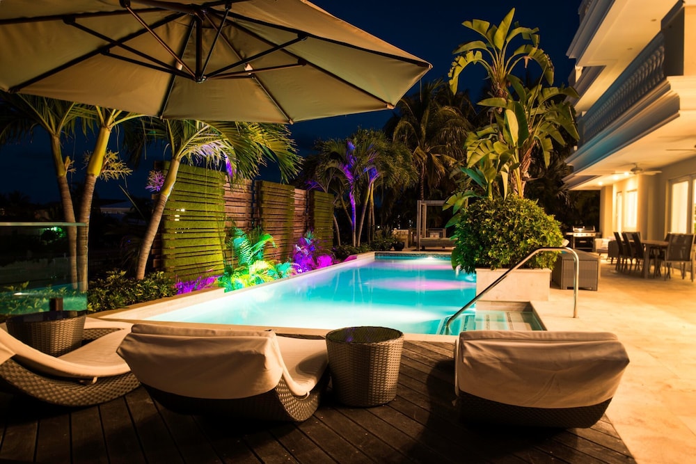 Mayfair Estates — 5-Star Luxury Hotel in East End, Cayman Islands