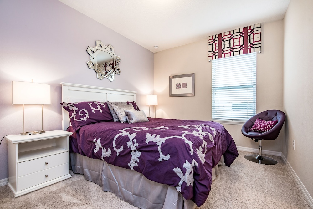 Solterra Sunshine Villa townhome with private pool in a resort setting - photo 5