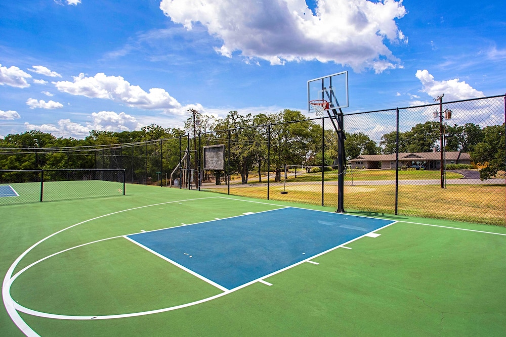 Texoma Lakefront in Tanglewood Golf Resort - photo 17