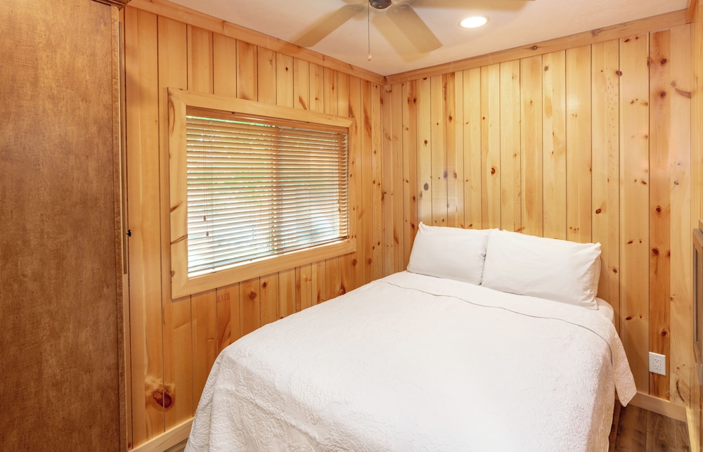 Lake Rudolph Campground & RV Resort - photo 4