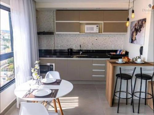 Flat lindo com piscina e linda vista da cidade — 4-Star Luxury Hotel in Sao Lourenco, Brasil