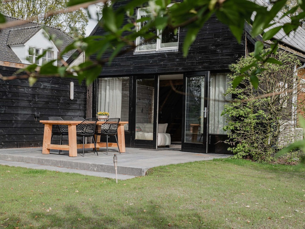 Cottage In Leenderbos Near Nature Reserve 20278176 — Leende