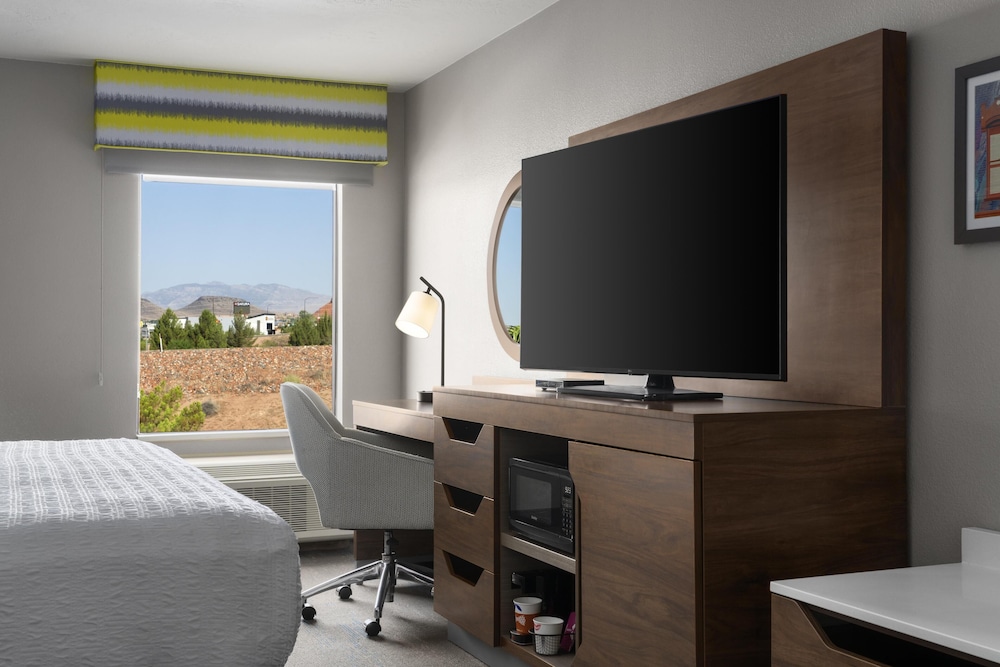 Hampton Inn St George - photo 13