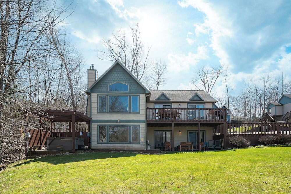 Owl Be Back by Taylor Made Deep Creek in Oakland, United States