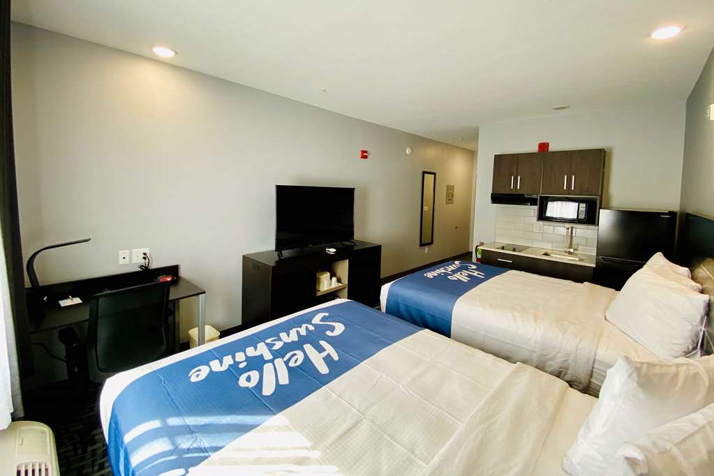 Days Inn & Suites by Wyndham Horn Lake Memphis Graceland - photo 15