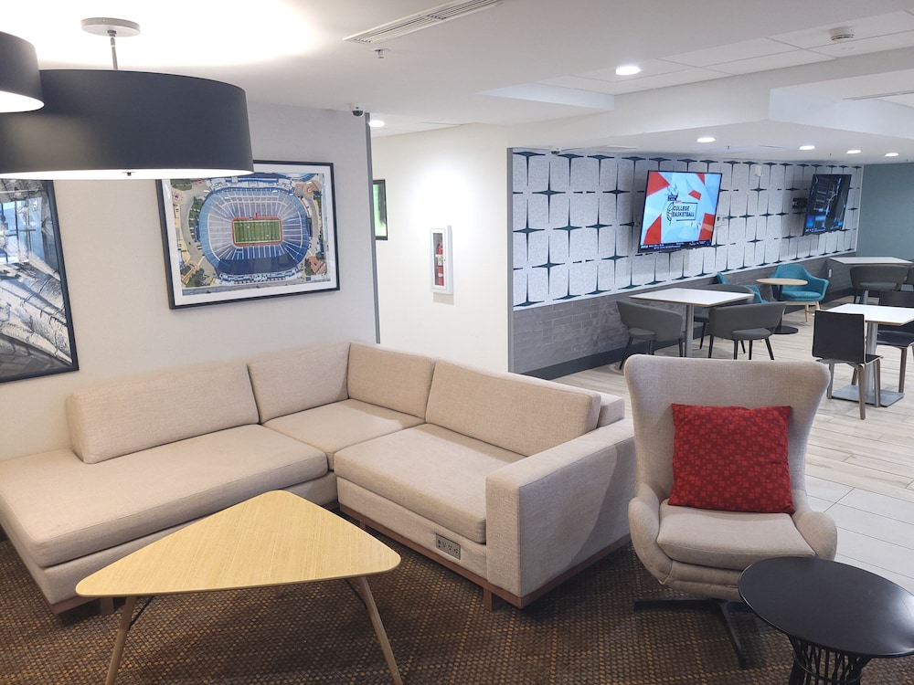 Holiday Inn & Suites Ann Arbor Univ Michigan Area by IHG - photo 50
