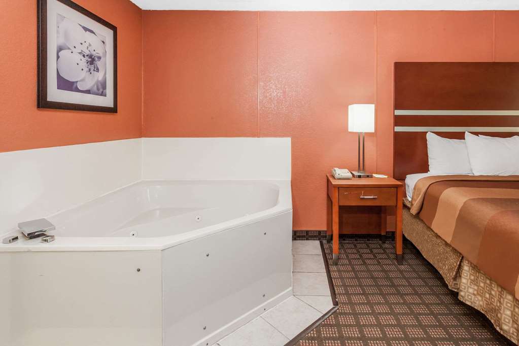 Days Inn by Wyndham Dalton - photo 10