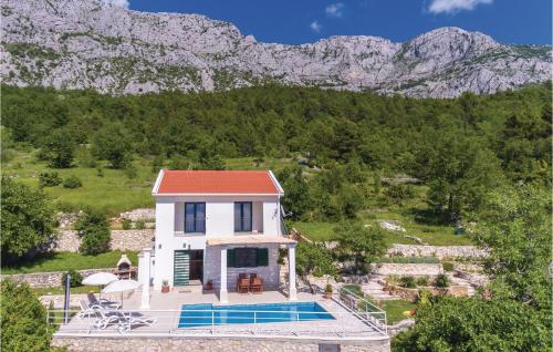 Holiday Home Gornje Tucepi With Sea View 313 — 4-Star Luxury Hotel in Tucepi, Croatia