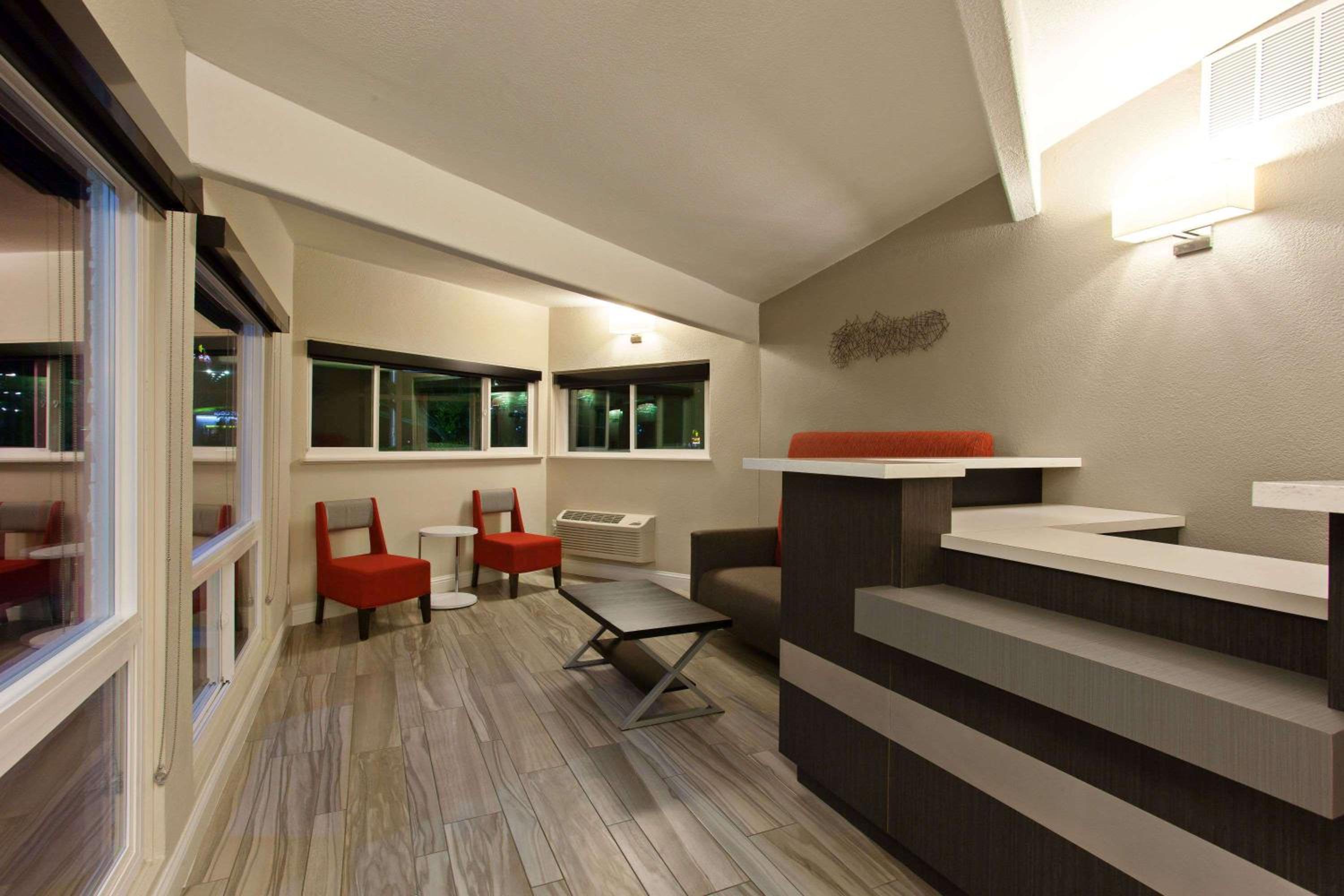 Days Inn by Wyndham Chowchilla Gateway to Yosemite - photo 21