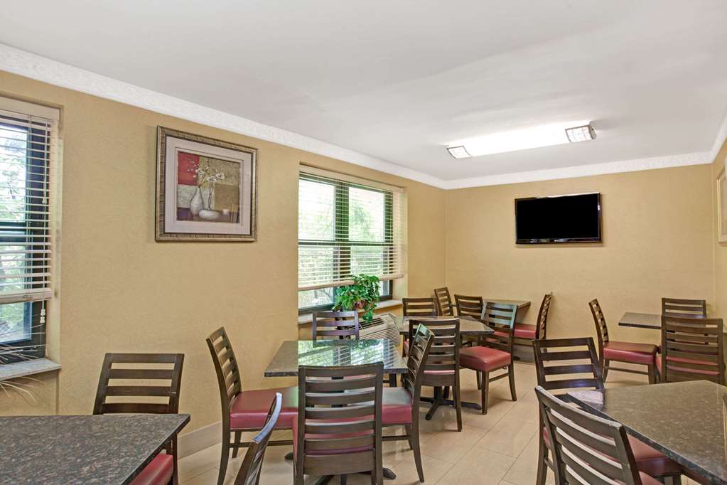 Days Inn by Wyndham Brooklyn - photo 24