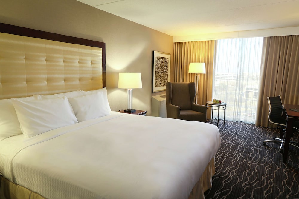 Hilton Kansas City Airport - photo 10