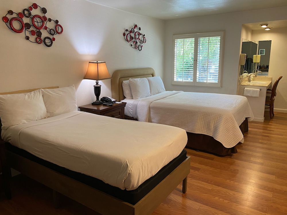 Carmel Resort Inn - photo 21