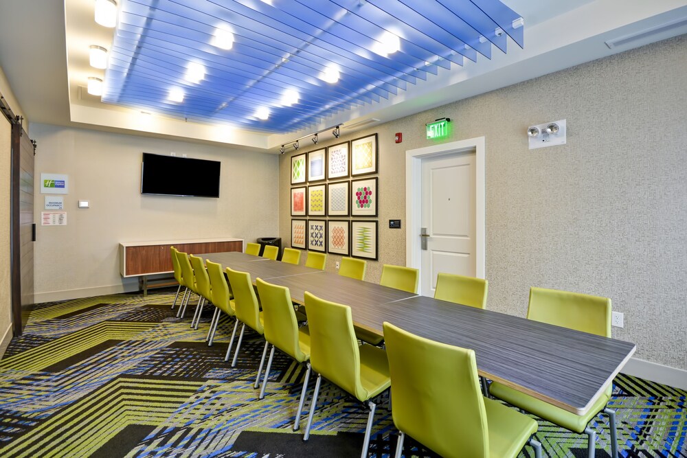 Holiday Inn Express Evansville by IHG - photo 25