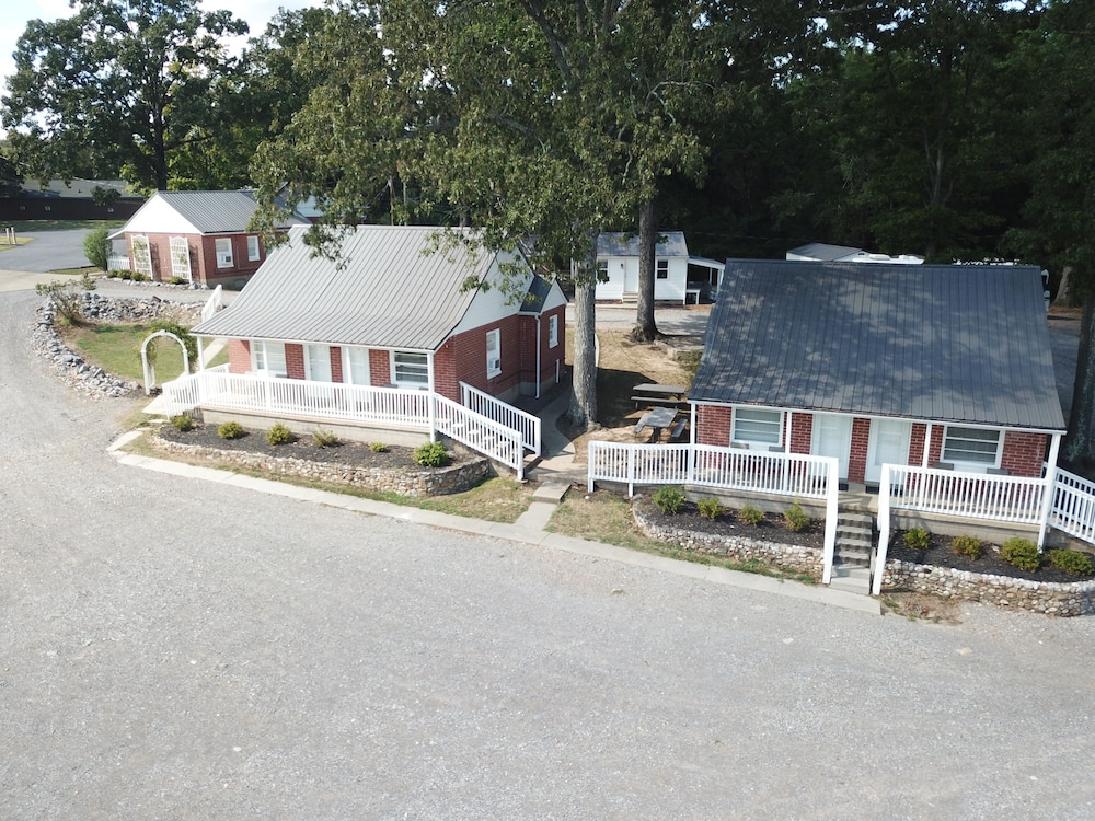 Early American Motel in Hardin, United States