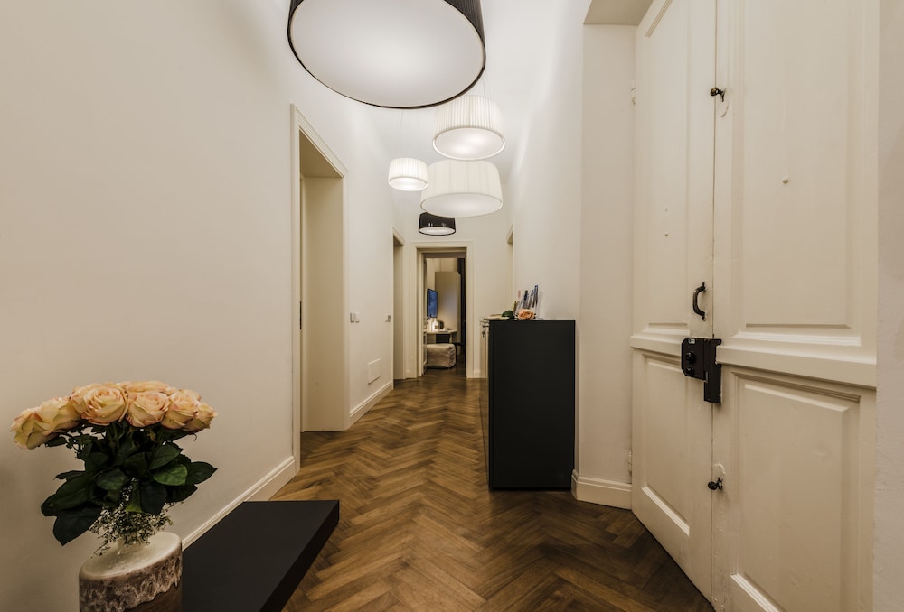 Daphne Guest Hause — Florence — photo 5