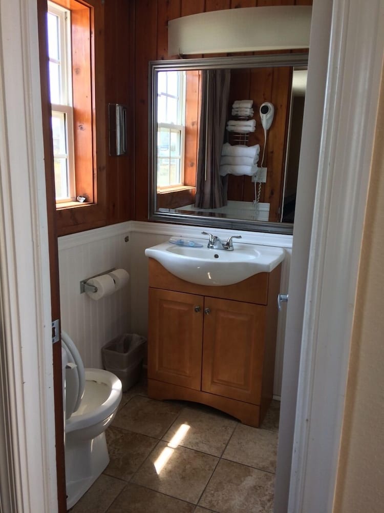 Seahorse Inn and Cottages - photo 11
