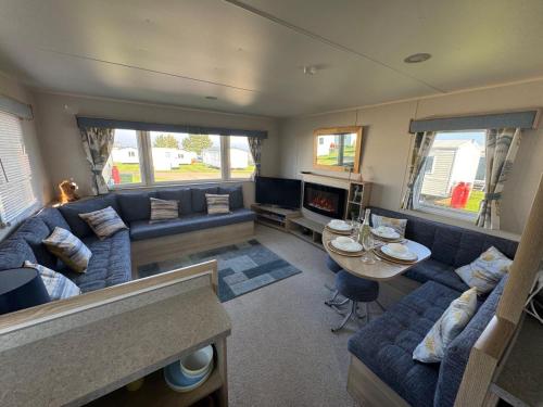 Meadowside Caravan Hire Haven Kent Coast — 4-Star Luxury Hotel in Allhallows, United Kingdom