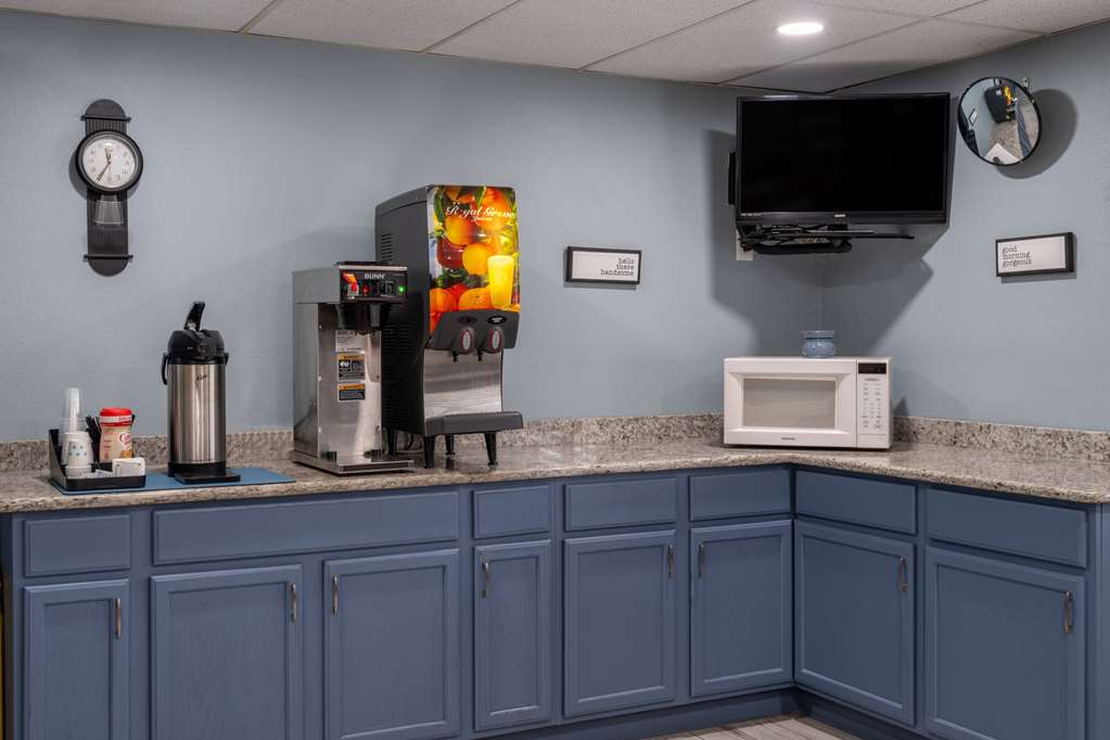 Super 8 by Wyndham Merrillville - photo 39