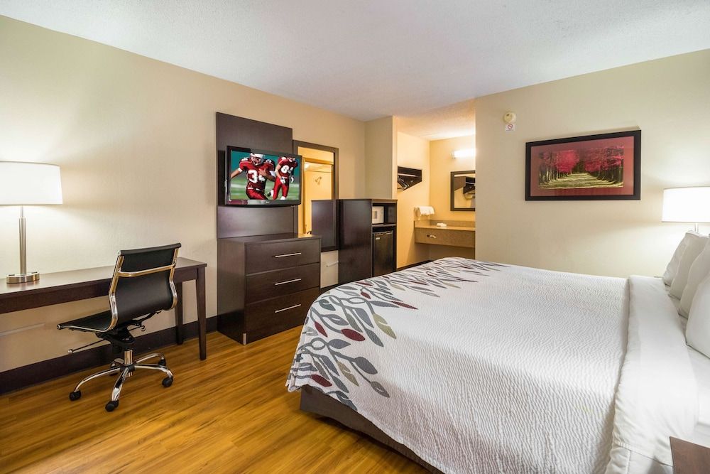 Red Roof Inn Clarksville - photo 18
