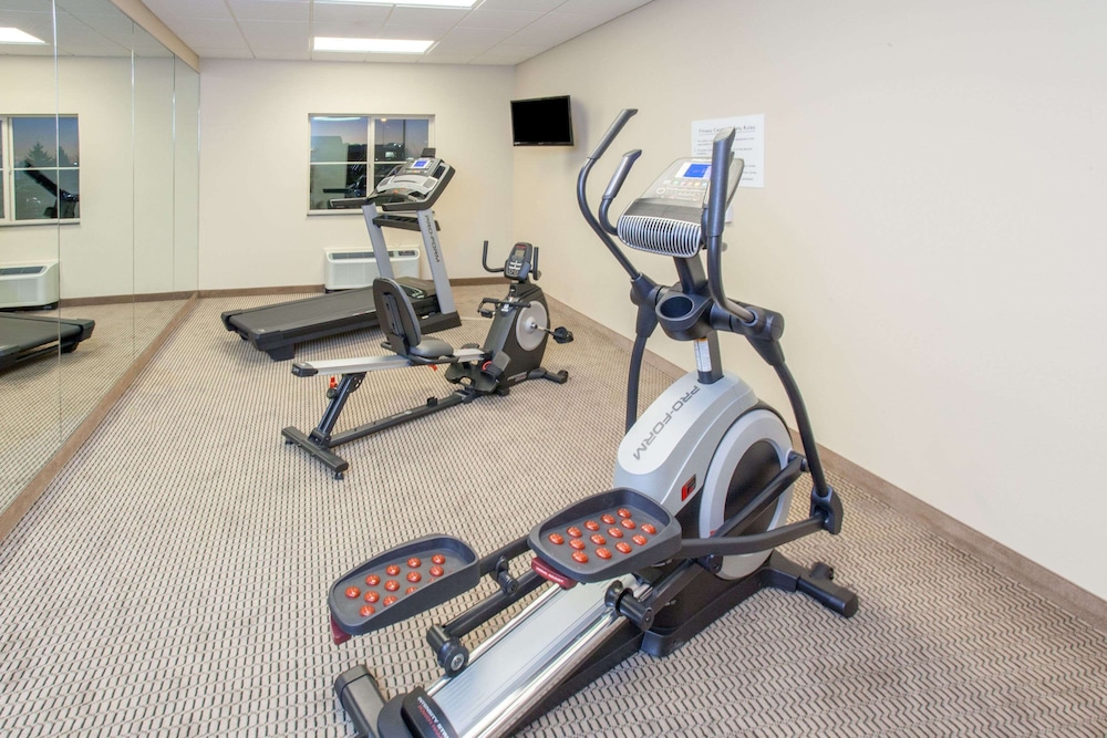 Baymont by Wyndham Grand Forks - photo 39