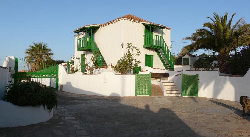 Casa Rural La Capellania — 4-Star Luxury Hotel in Granadilla De Abona, Spain
