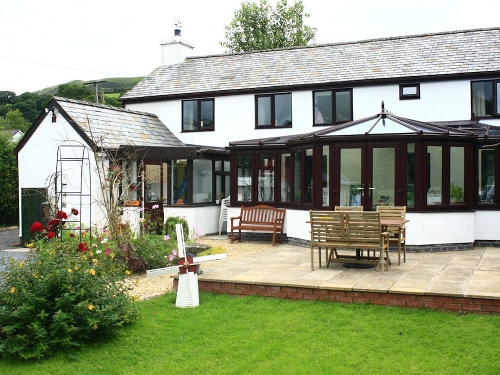 The Old School House — 4-Star Luxury Hotel in Dulverton, United Kingdom