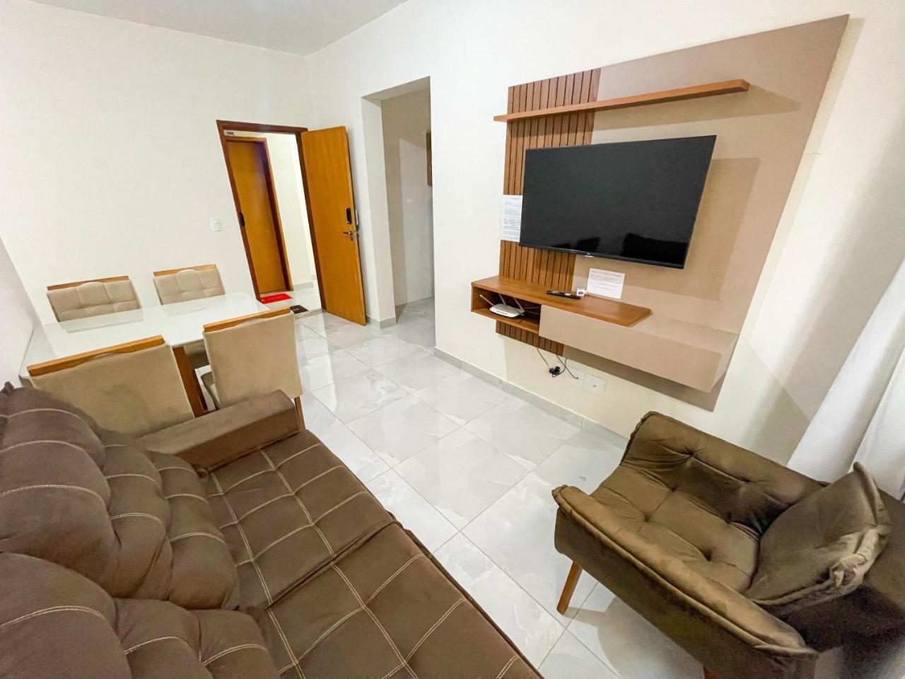 202 Apartamento de 2 Quartos Para Ate 5 Hospedes — 4-Star Luxury Hotel in Patos De Minas, Brasil