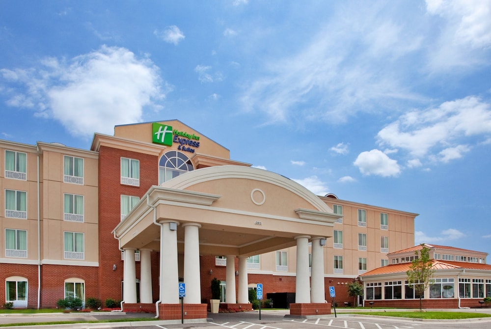 Holiday Inn Express Hotel & Suites Kansas City Grandview by IHG - photo 51