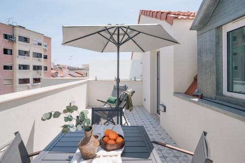 Chalay 1 bedroom and terrace in Santo António — 4-Star Luxury Hotel in Lisbon, Portugal