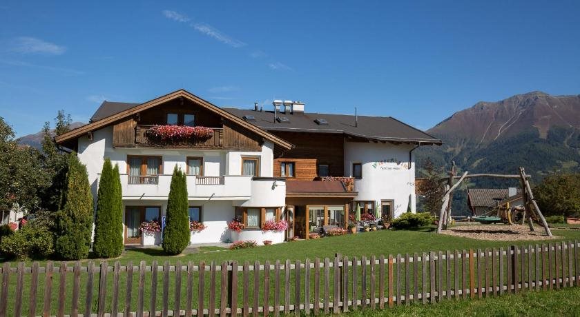 Familienhotel Wiesenheim in Fiss, Austria