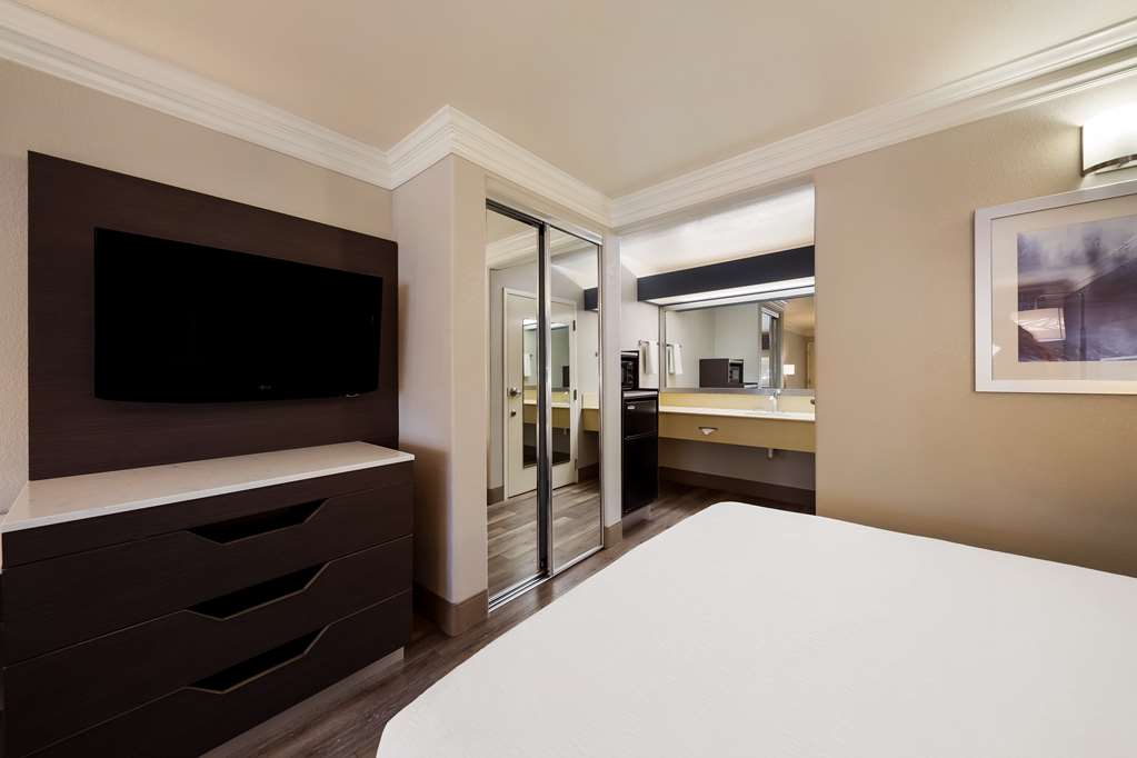 Best Western Inn & Suites Lemoore - photo 27