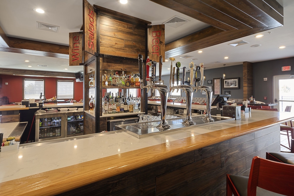 Holiday Inn & Suites Decatur Forsyth by IHG - photo 46