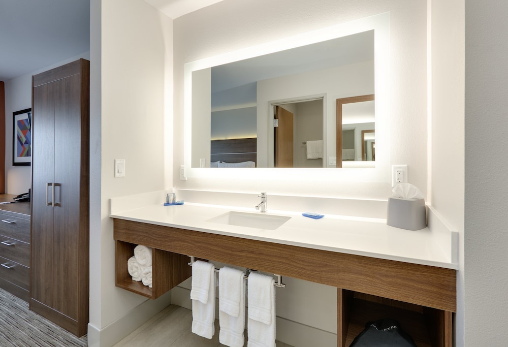 Holiday Inn Express Hotel & Suites Scottsbluff Gering by IHG - photo 10