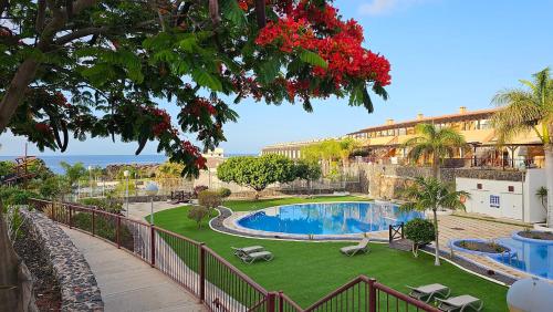 Ocean Breeze Retreat — 4-Star Luxury Hotel in San Miguel De Abona, Spain
