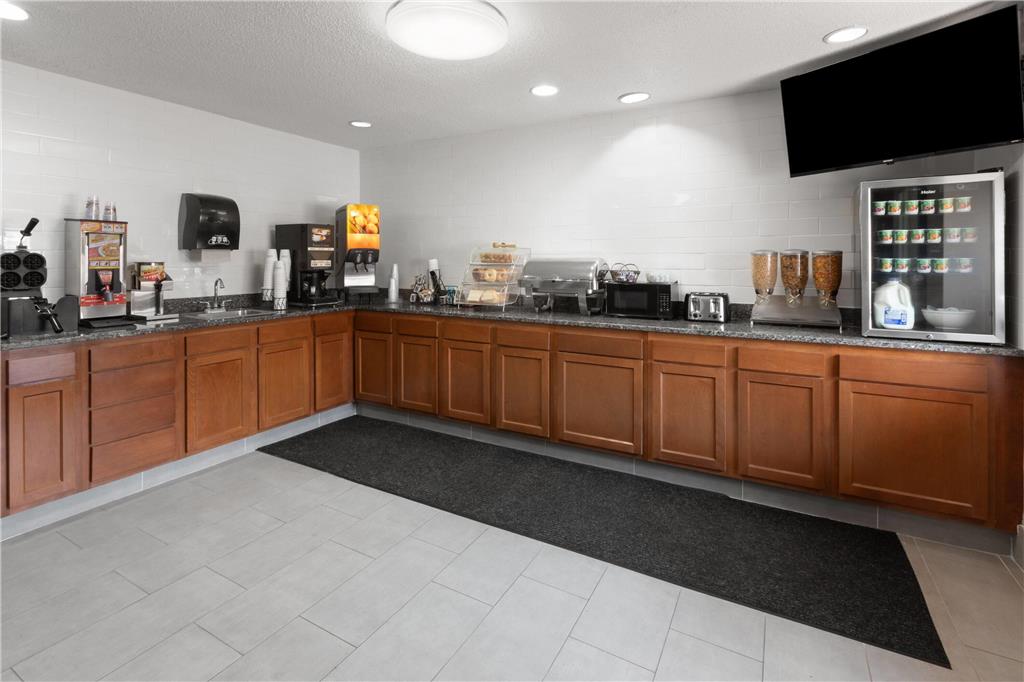 Microtel Inn & Suites by Wyndham Sioux Falls - photo 26