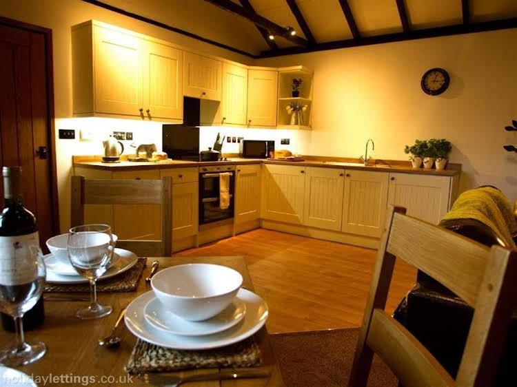 Hill Top Farm Lodges — Chertsey — photo 4