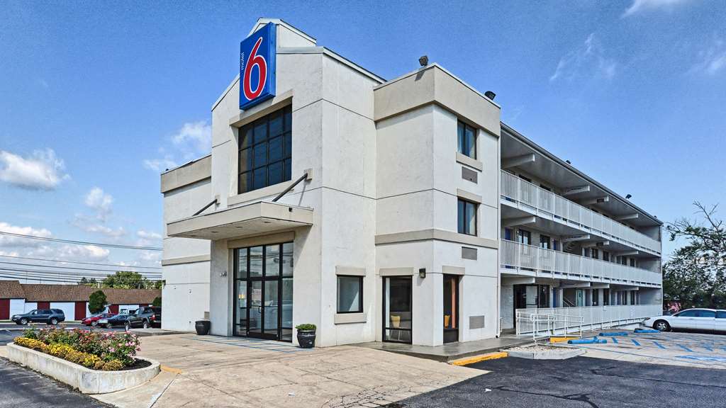 Motel 6 Maple Shade Township NJ Philadelphia Mt Laurel - photo 2