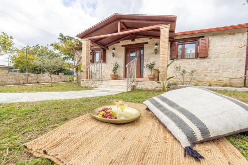 Sikia Holiday House in Kalamaki Zakynthos — 4-Star Luxury Hotel in Alimos, Greece