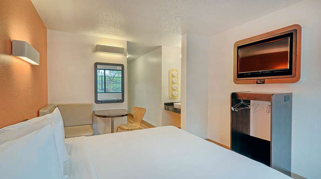 Motel 6 Los Angeles CA Los Angeles LAX - photo 15
