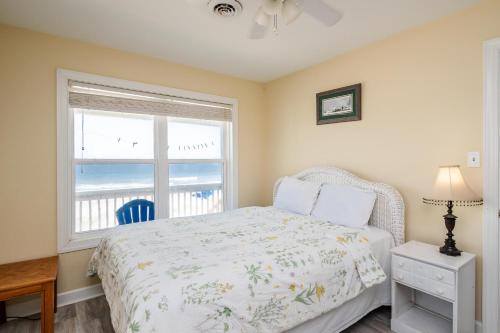 Absolute Beach by Oak Island Accommodations - photo 15