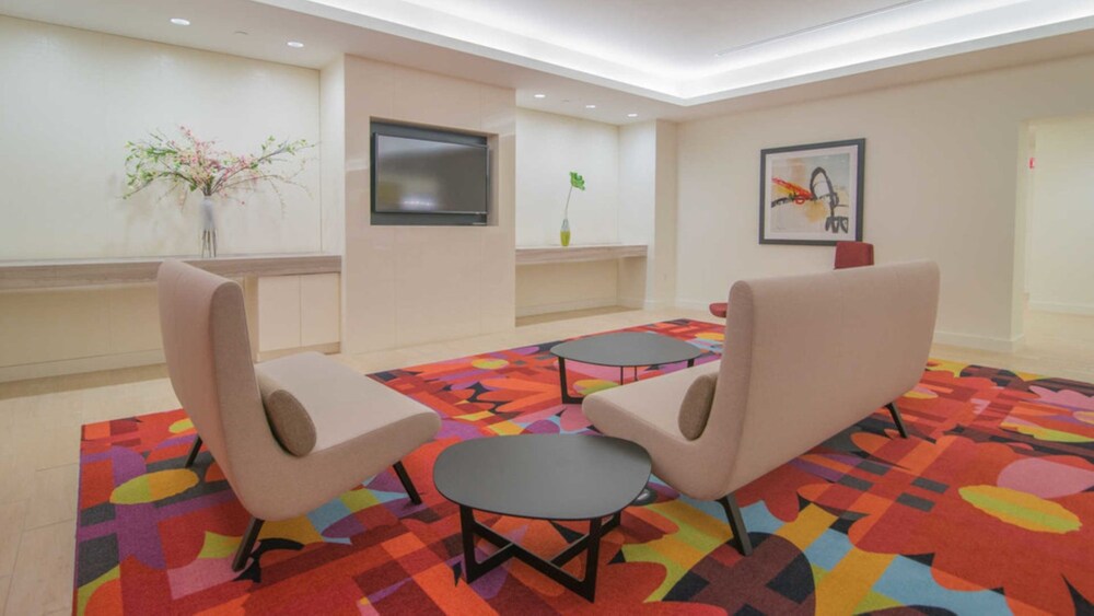 Global Luxury Suites At Emerson Place - photo 4