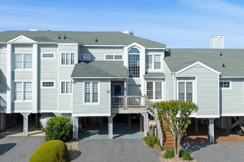 Happy Endings Obx — Manteo