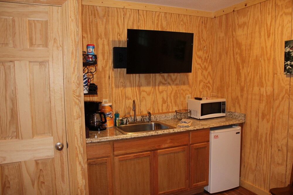 Shawnee Trails Lodging and Suites - photo 16