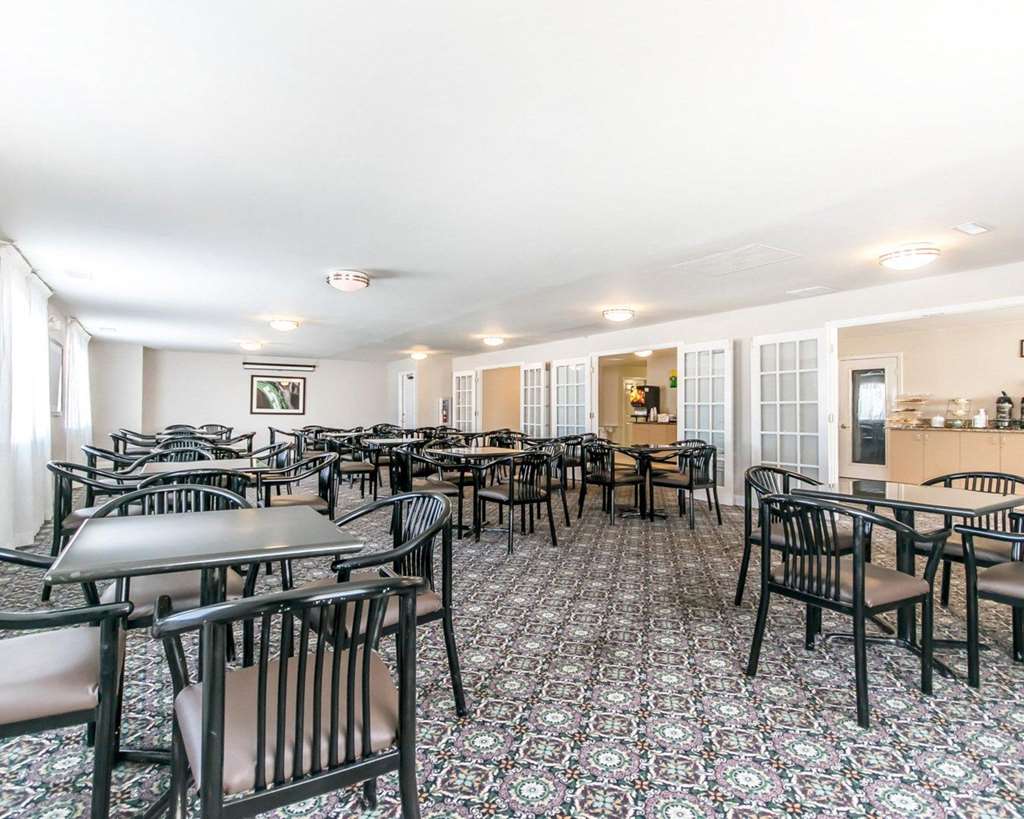 Quality Inn & Suites University Airport - photo 40