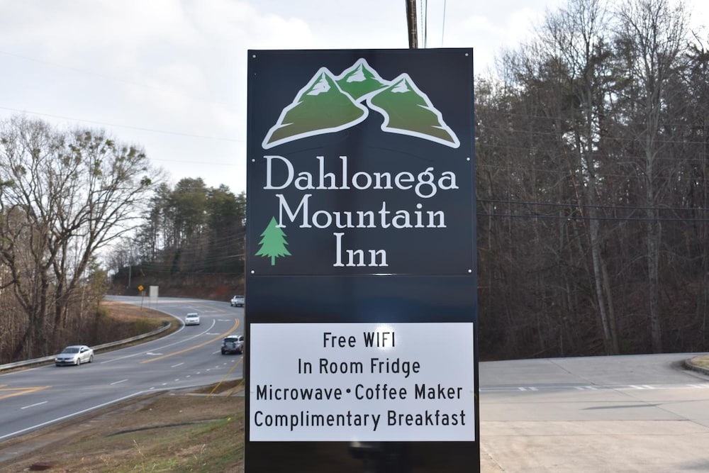 Dahlonega Mountain Inn - featured photo
