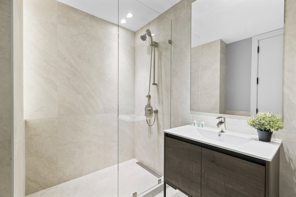 Global Luxury Suites at The Arches - photo 89