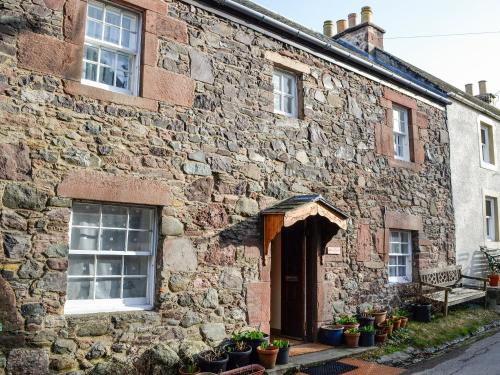Willesdene Cottage — 4-Star Luxury Hotel in Abernethy, United Kingdom
