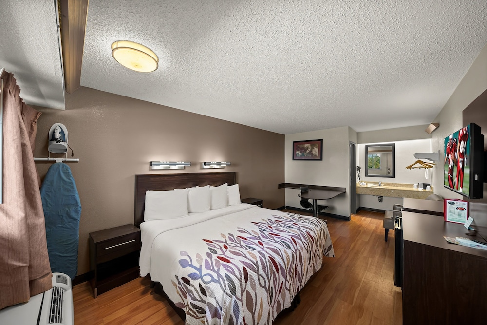 Red Roof Inn Dallas DFW Airport North - photo 7